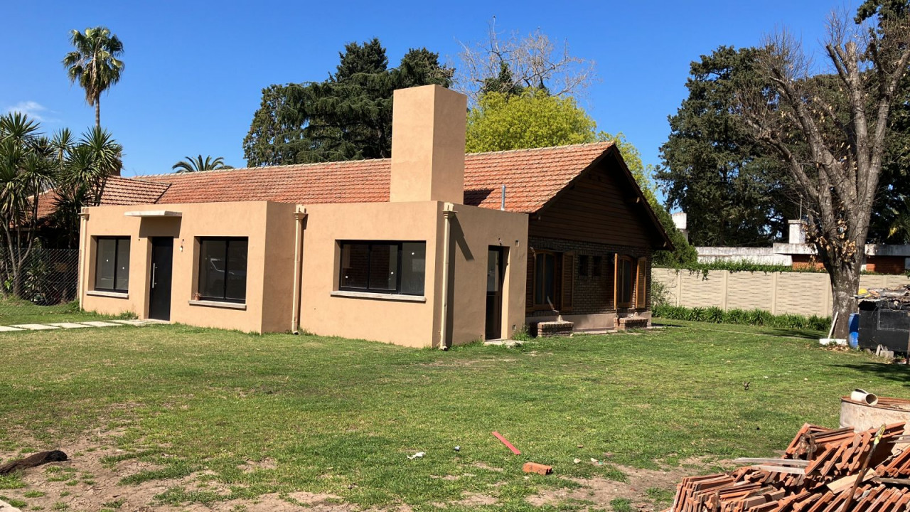 ESTUPENDA CASA 4 AMBIENTES EN UNA PLANTA  EN MINI BARRIO CERRADO, ENTORNO A ZONA  RESIDENCIAL INMEJORABLE  DE BELLA VISTA.